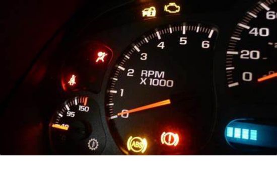 Entenda a importância das luzes de advertência do painel do carro